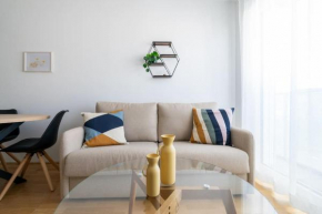 HM • Spotless 1BR, Quick City Link